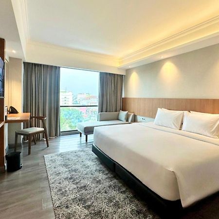 The Malioboro Hotel & Conference Center Джокьякарта Экстерьер фото