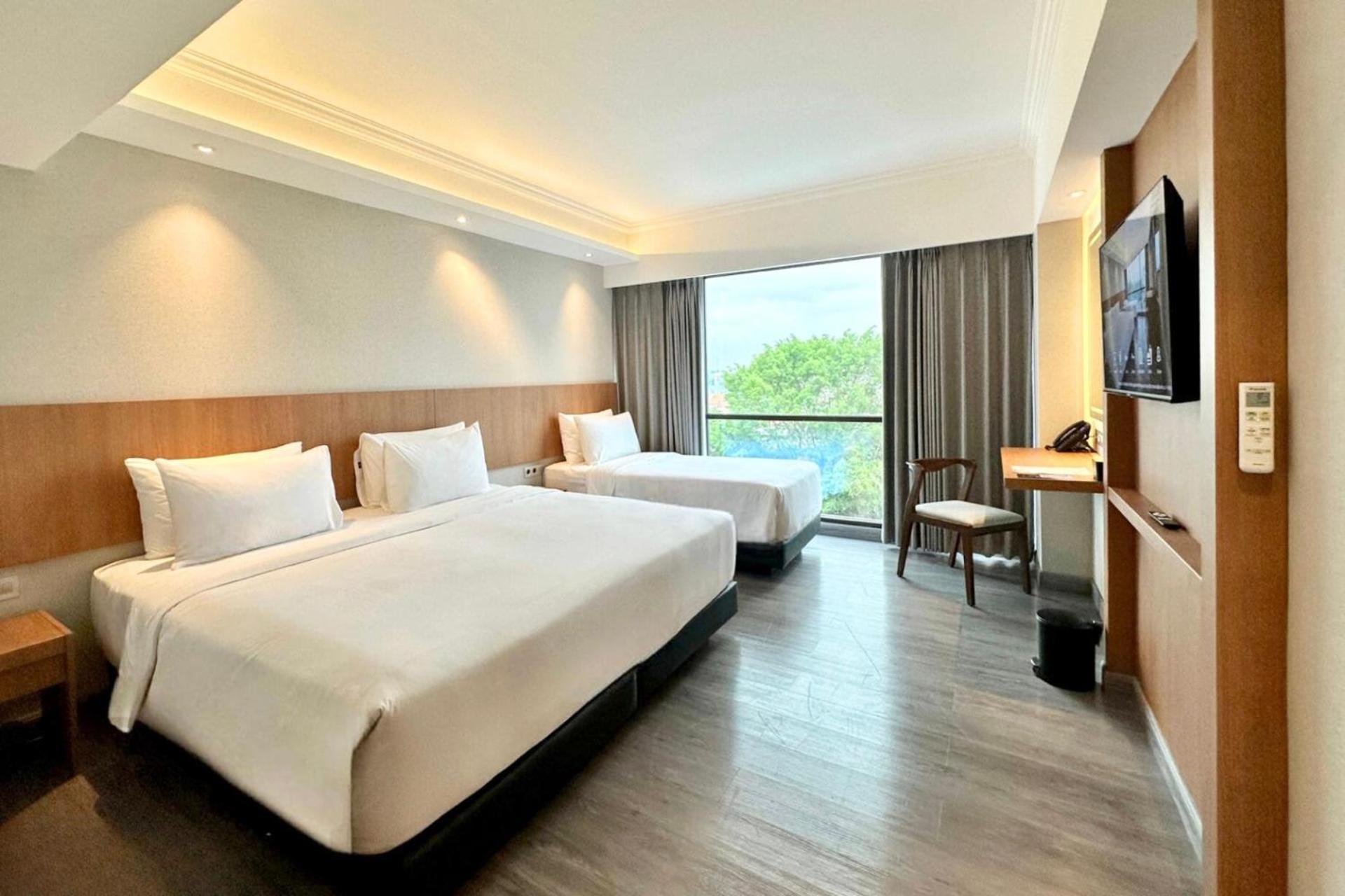 The Malioboro Hotel & Conference Center Джокьякарта Экстерьер фото