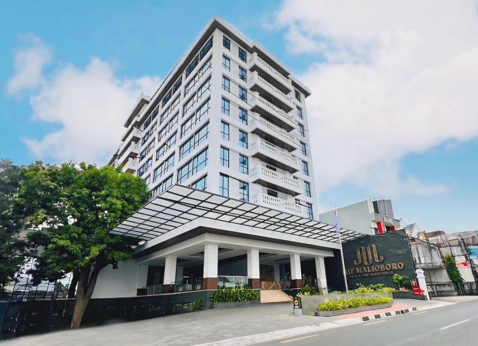 The Malioboro Hotel & Conference Center Джокьякарта Экстерьер фото